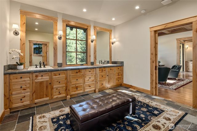 151 Rushing Water Lane, Cle Elum, WA 98922