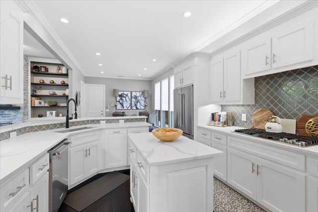 5916 Wight Street, Plano, TX 75093