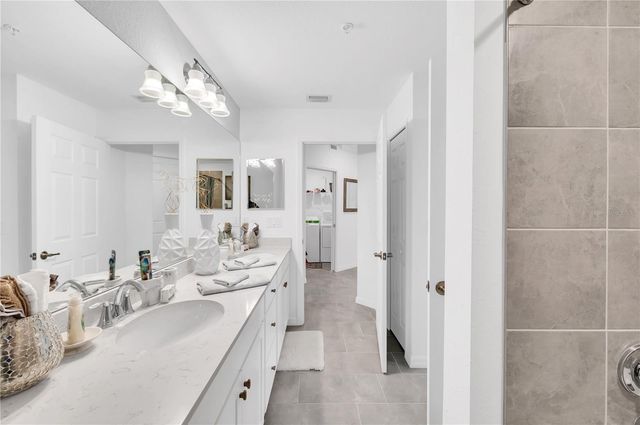 18114 GAWTHROP DRIVE 201, Lakewood Ranch, FL 34211