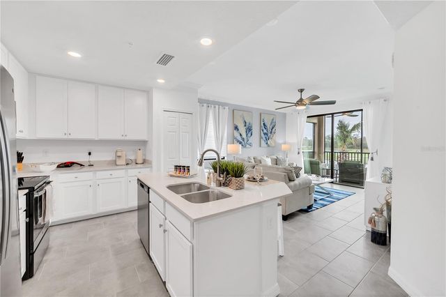 18114 GAWTHROP DRIVE 201, Lakewood Ranch, FL 34211