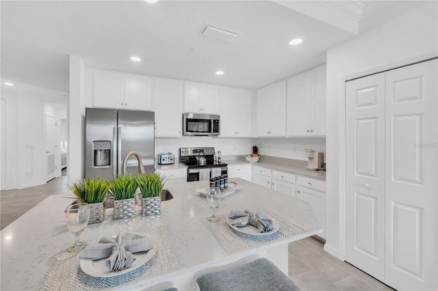 18114 GAWTHROP DRIVE 201, Lakewood Ranch, FL 34211