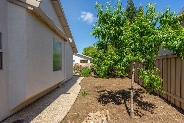 1260 Freschi Ln, Lincoln, CA 95648