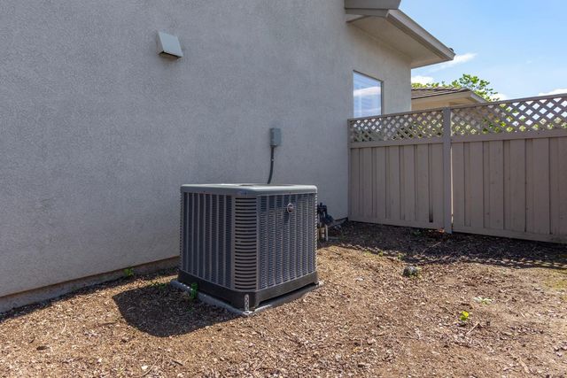 1260 Freschi Ln, Lincoln, CA 95648