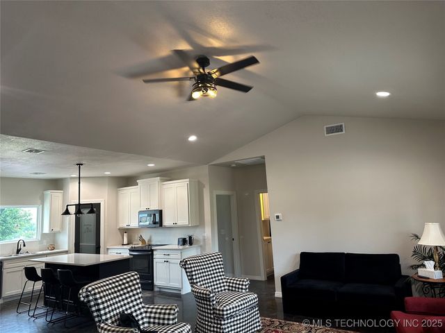 4927 Jaco Road, Kingston, OK 73439