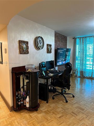 100 Golden Isles Dr 810, Hallandale Beach, FL 33009