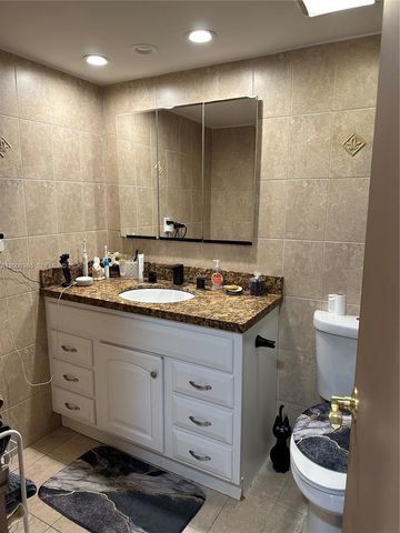 100 Golden Isles Dr 810, Hallandale Beach, FL 33009