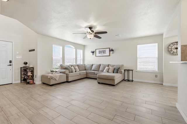 14820 Ledgeview Court, Balch Springs, TX 75180