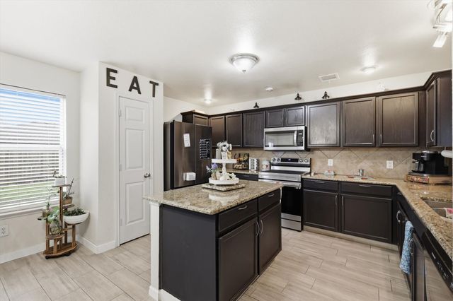 14820 Ledgeview Court, Balch Springs, TX 75180