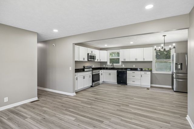 5007 Bonnameade Dr, Hermitage, TN 37076