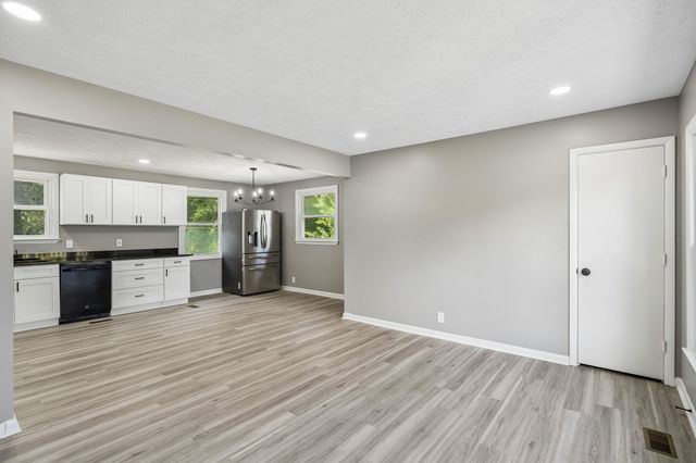 5007 Bonnameade Dr, Hermitage, TN 37076