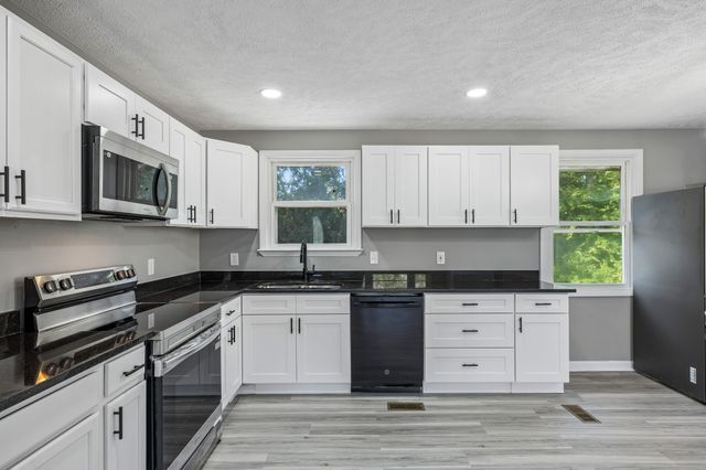 5007 Bonnameade Dr, Hermitage, TN 37076