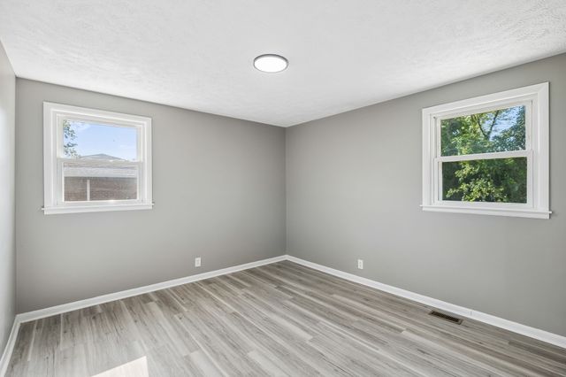 5007 Bonnameade Dr, Hermitage, TN 37076