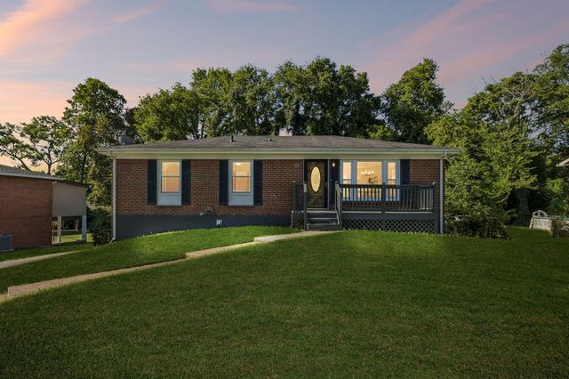 5007 Bonnameade Dr, Hermitage, TN 37076