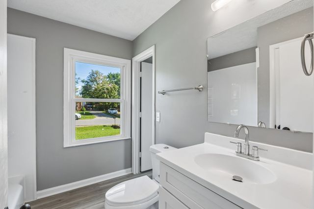 5007 Bonnameade Dr, Hermitage, TN 37076