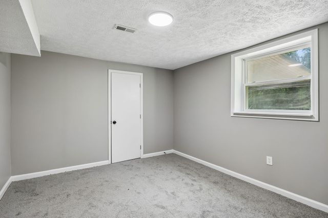5007 Bonnameade Dr, Hermitage, TN 37076