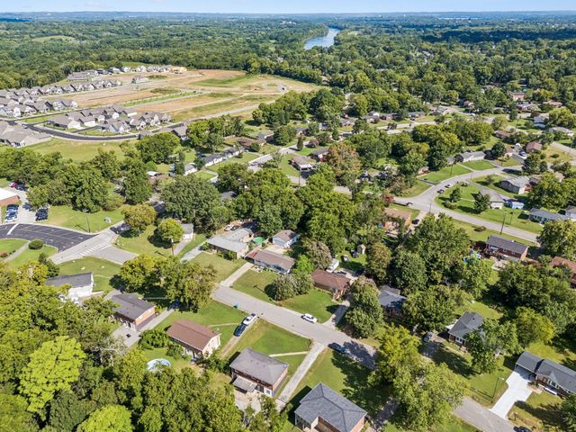 5007 Bonnameade Dr, Hermitage, TN 37076
