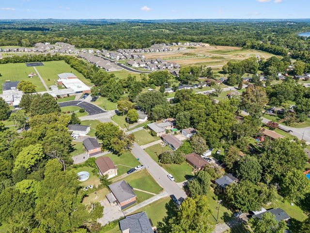 5007 Bonnameade Dr, Hermitage, TN 37076