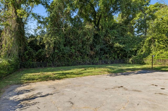 5007 Bonnameade Dr, Hermitage, TN 37076
