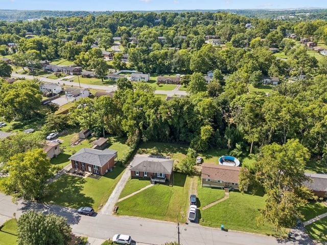 5007 Bonnameade Dr, Hermitage, TN 37076