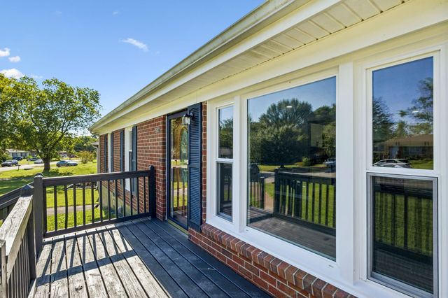 5007 Bonnameade Dr, Hermitage, TN 37076