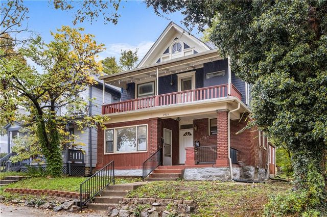 2925 Holmes Street, Kansas City, MO 64109