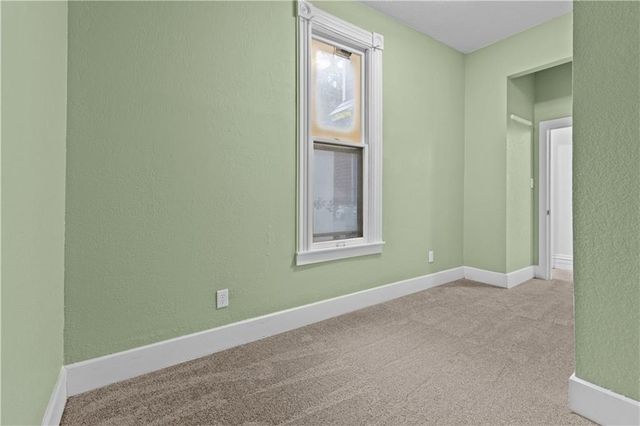 2925 Holmes Street, Kansas City, MO 64109