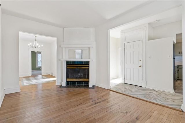 2925 Holmes Street, Kansas City, MO 64109
