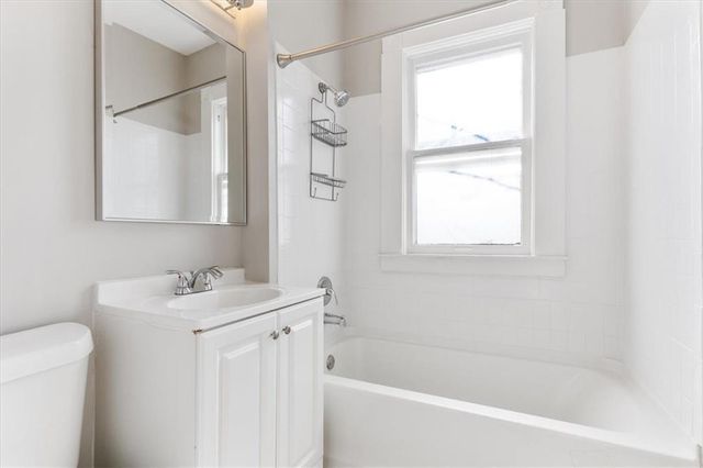 2925 Holmes Street, Kansas City, MO 64109