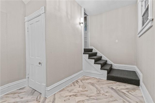 2925 Holmes Street, Kansas City, MO 64109