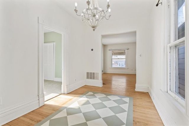 2925 Holmes Street, Kansas City, MO 64109