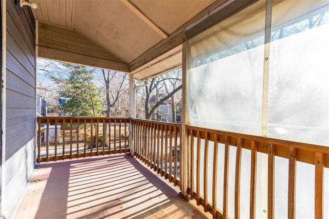 2925 Holmes Street, Kansas City, MO 64109