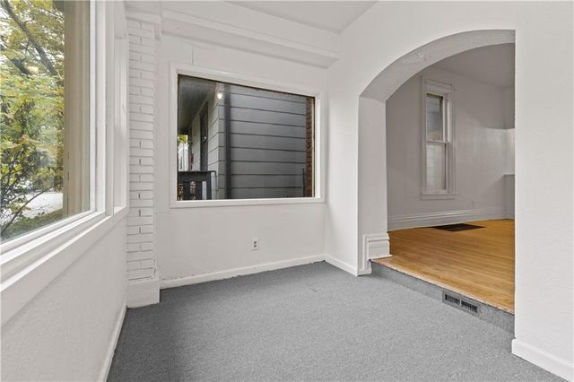 2925 Holmes Street, Kansas City, MO 64109