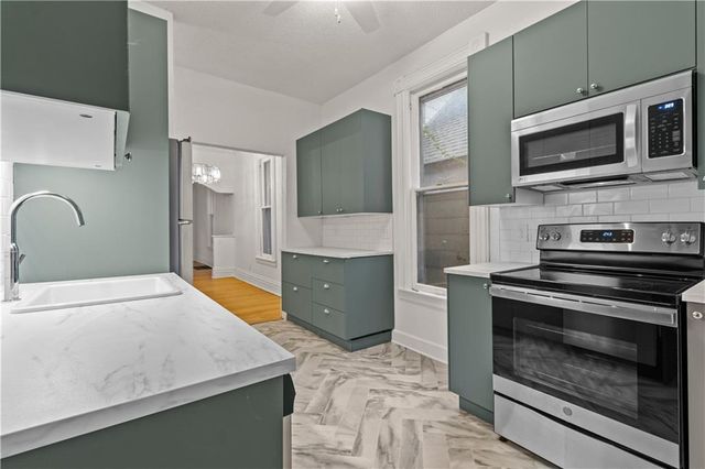 2925 Holmes Street, Kansas City, MO 64109