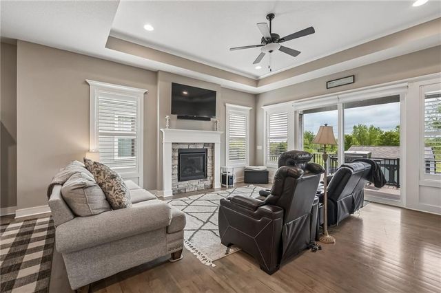 1121 SW Cheshire Drive, Lee's Summit, MO 64083