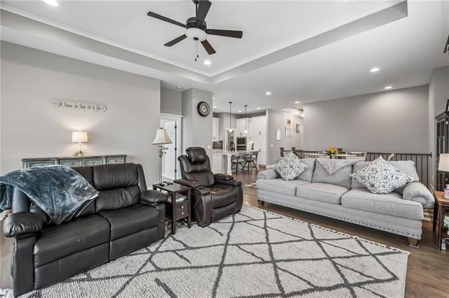 1121 SW Cheshire Drive, Lee's Summit, MO 64083