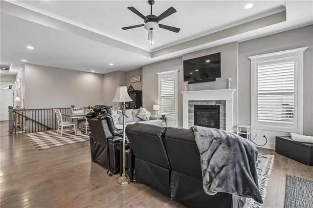 1121 SW Cheshire Drive, Lee's Summit, MO 64083