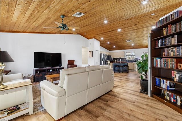 2846 SW 25th PL, Cape Coral, FL 33914