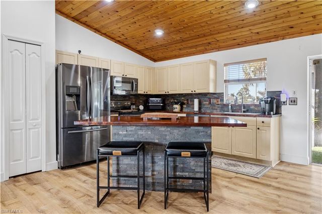 2846 SW 25th PL, Cape Coral, FL 33914