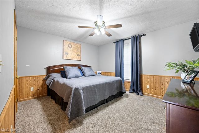 408 Center Road, New Franklin, OH 44319