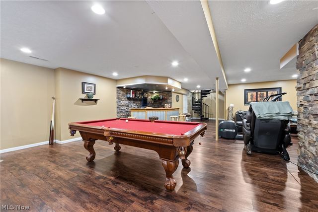 408 Center Road, New Franklin, OH 44319