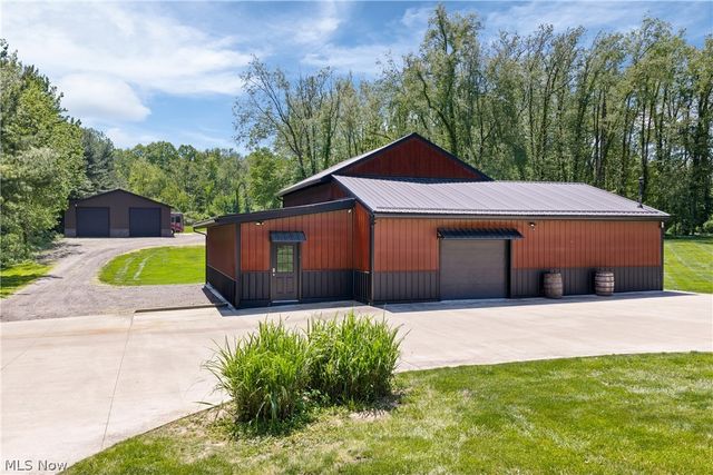408 Center Road, New Franklin, OH 44319