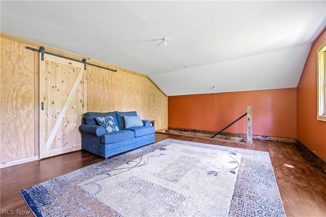 408 Center Road, New Franklin, OH 44319