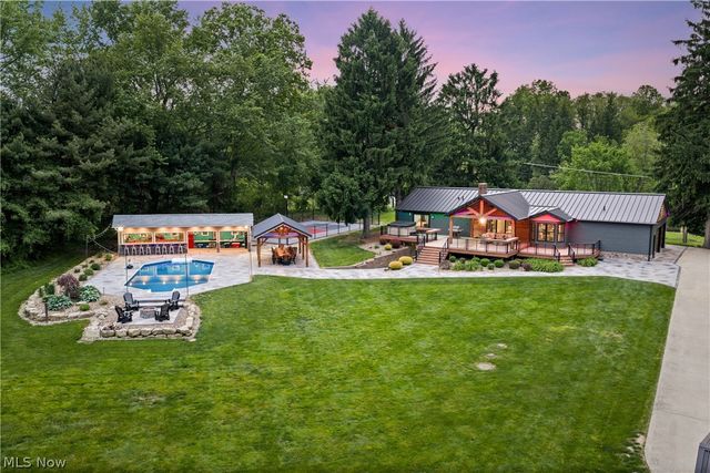 408 Center Road, New Franklin, OH 44319