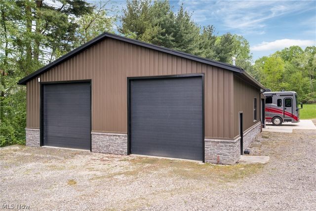 408 Center Road, New Franklin, OH 44319