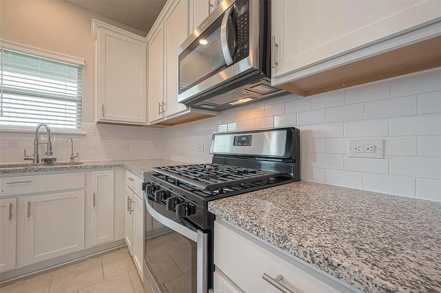 7446 French Quarter Court, Fulshear, TX 77441