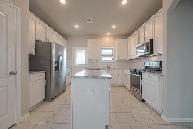 7446 French Quarter Court, Fulshear, TX 77441