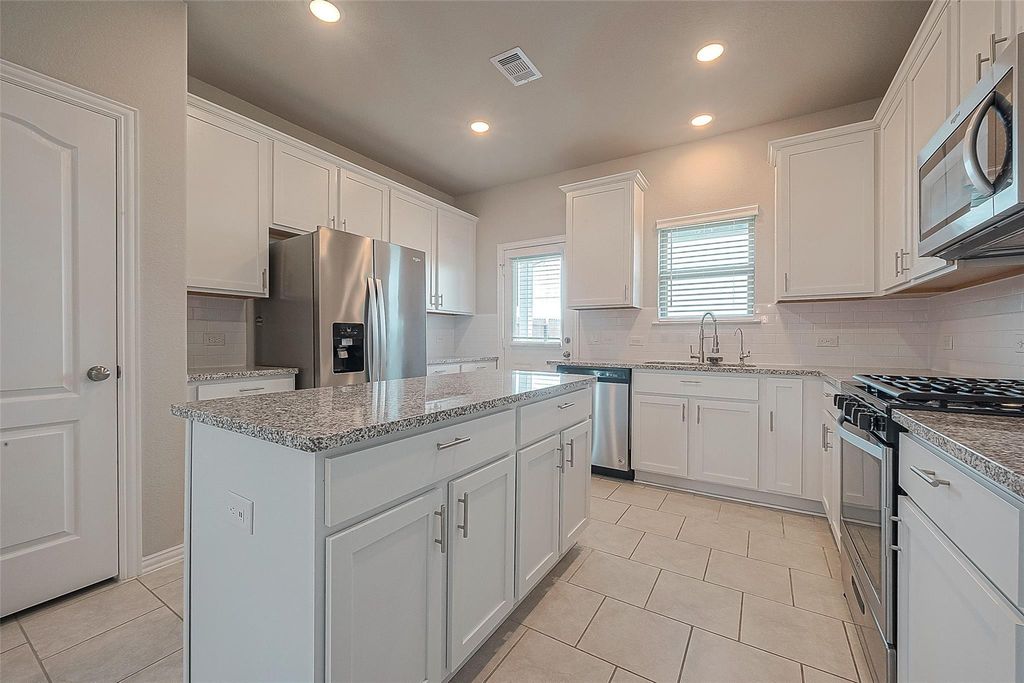 7446 French Quarter Court, Fulshear, TX 77441