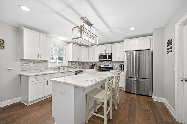 22511 S Deal Avenue, Channahon, IL 60410