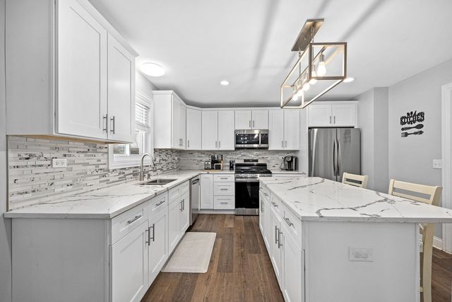 22511 S Deal Avenue, Channahon, IL 60410