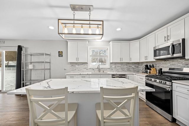 22511 S Deal Avenue, Channahon, IL 60410